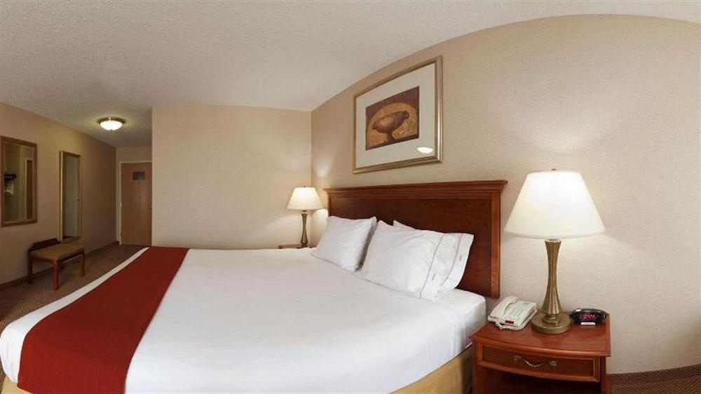 Holiday Inn Express Hotel & Suites Grand Blanc By Ihg Extérieur photo