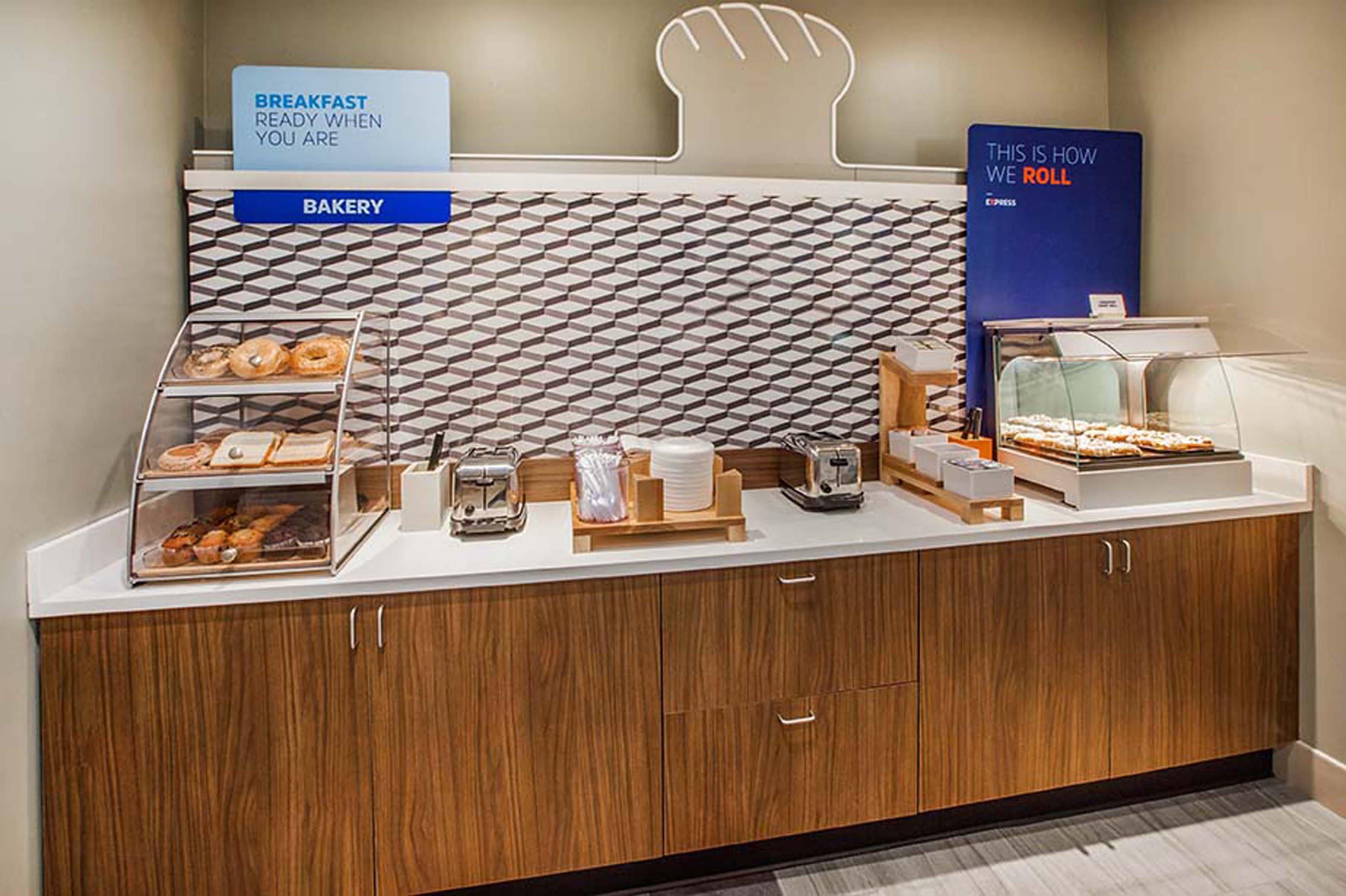 Holiday Inn Express Hotel & Suites Grand Blanc By Ihg Extérieur photo