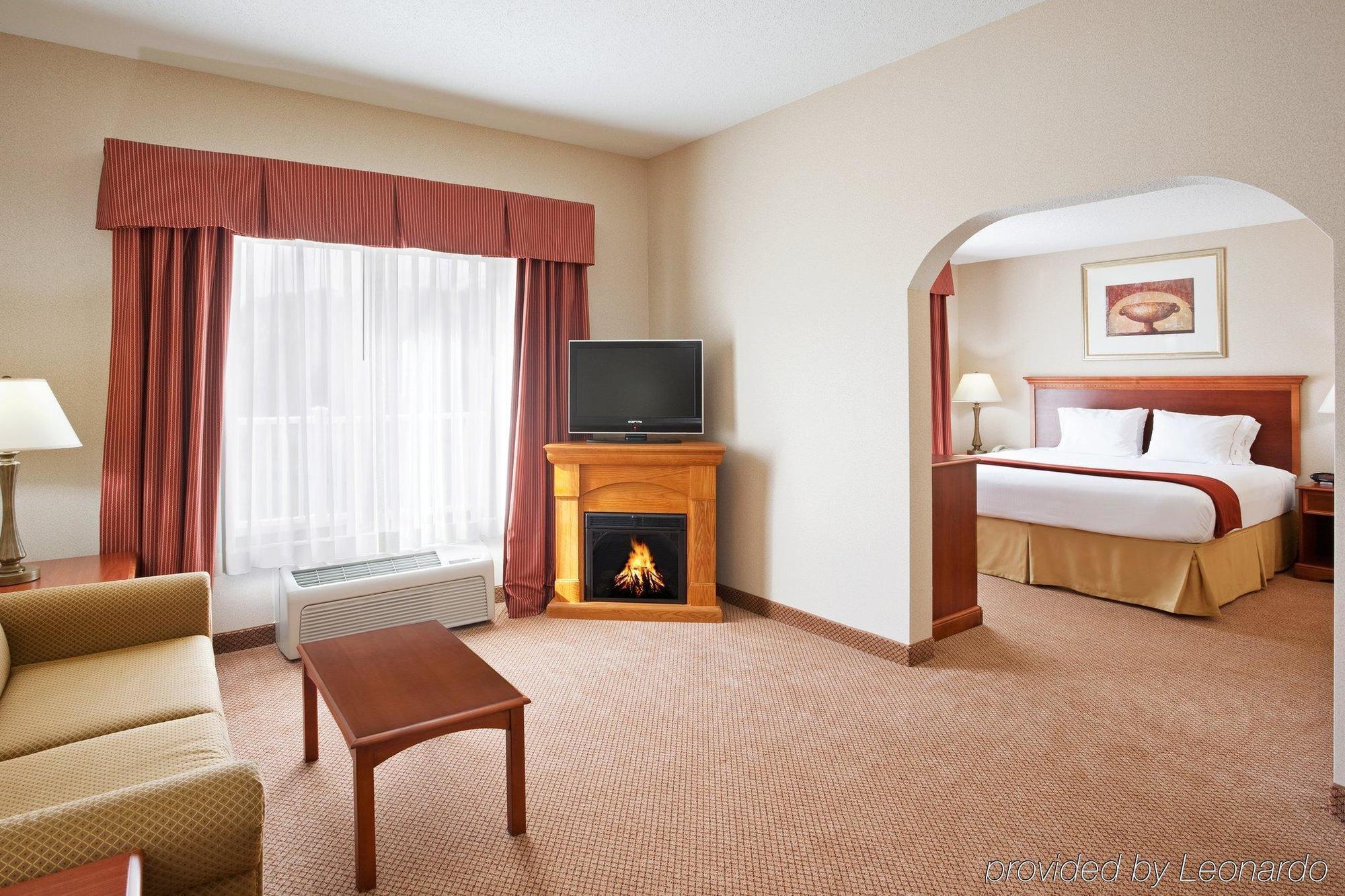 Holiday Inn Express Hotel & Suites Grand Blanc By Ihg Extérieur photo