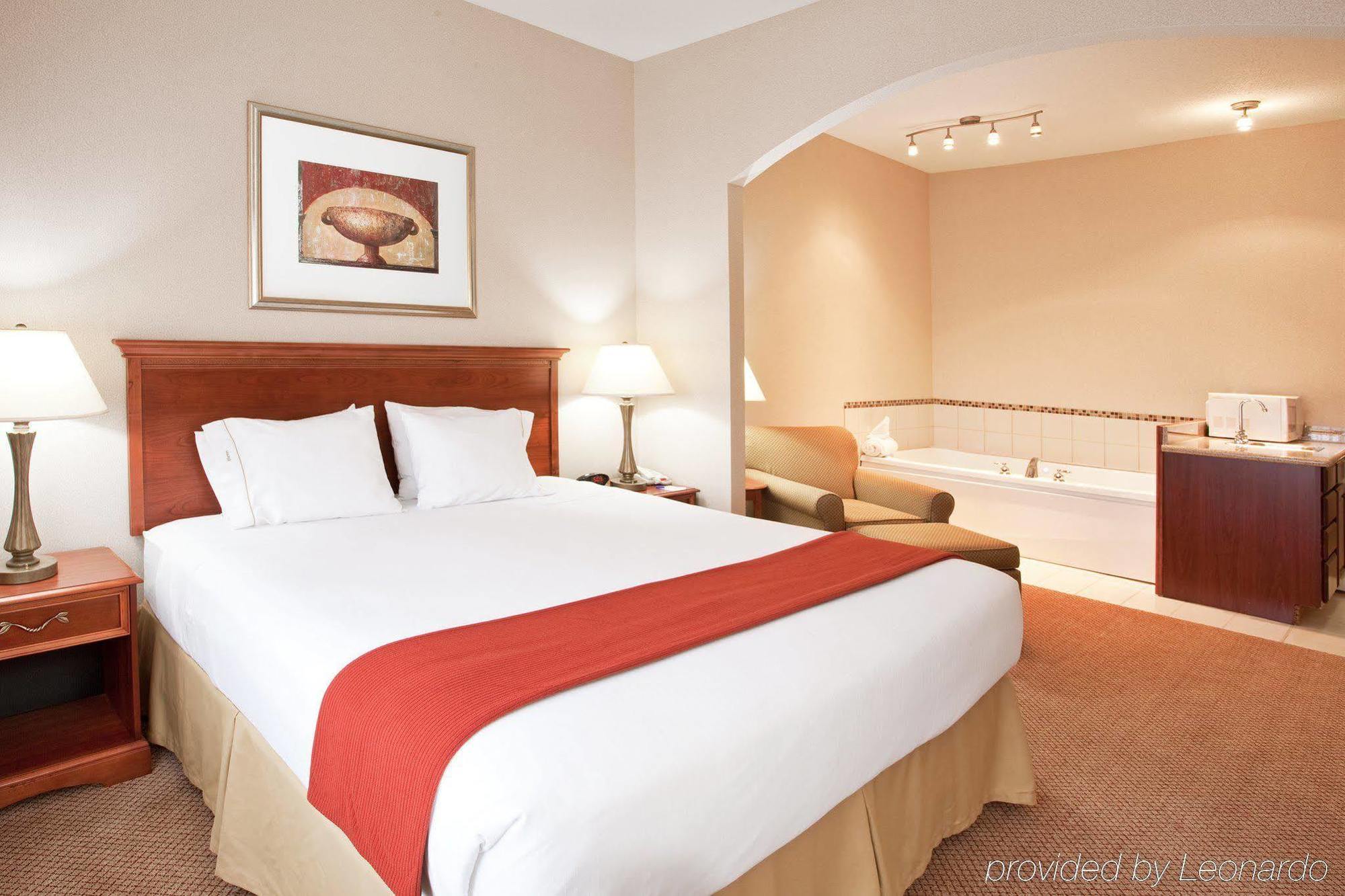 Holiday Inn Express Hotel & Suites Grand Blanc By Ihg Chambre photo